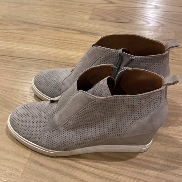 Paolo Zip Wedge Bootie - Picture 3 of 5